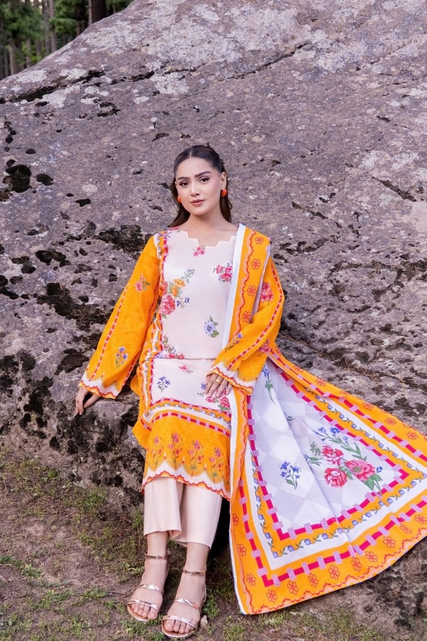 (Bundle OF 10) Riwayat By Shanaya