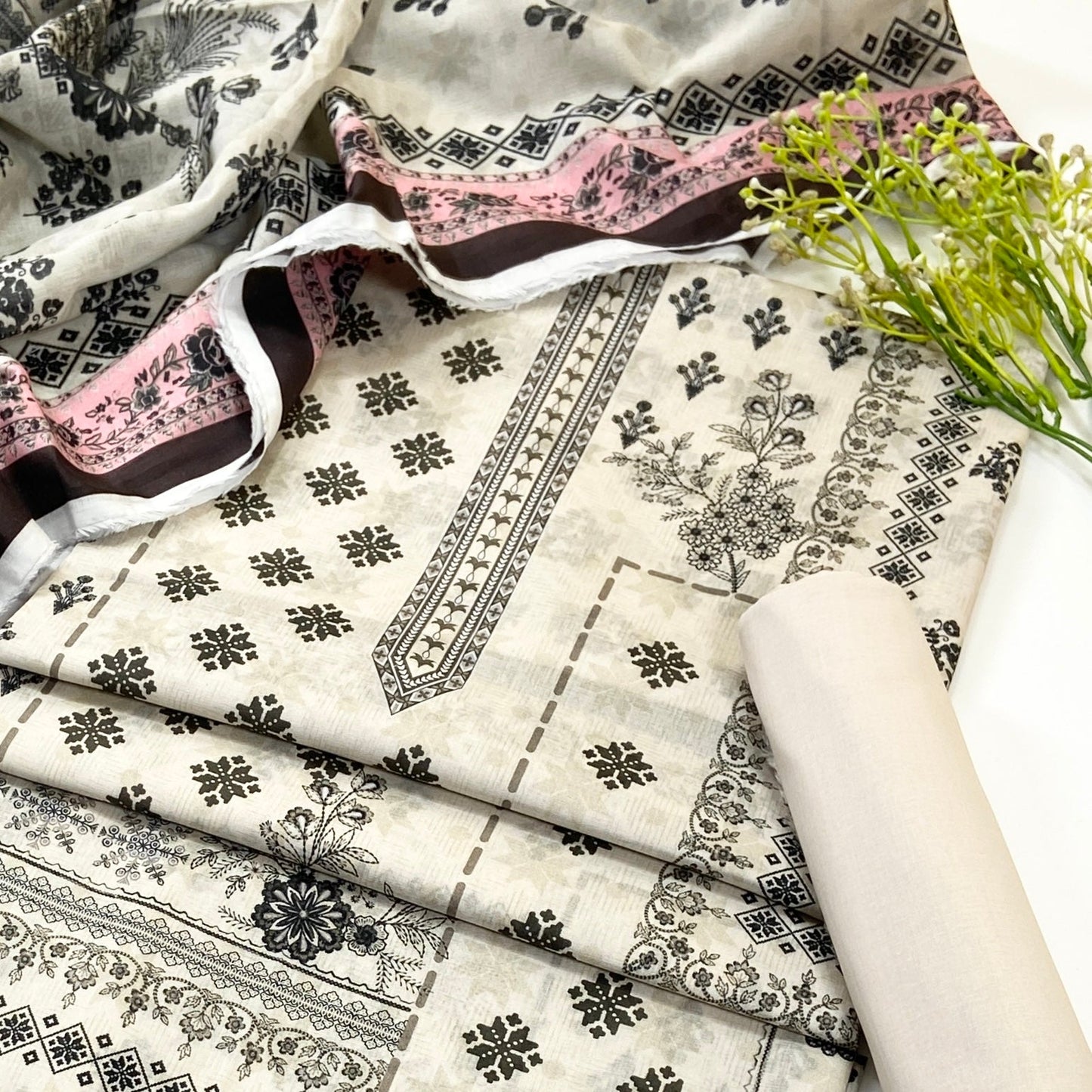 Mausummery Digital Printed Lawn 3PC