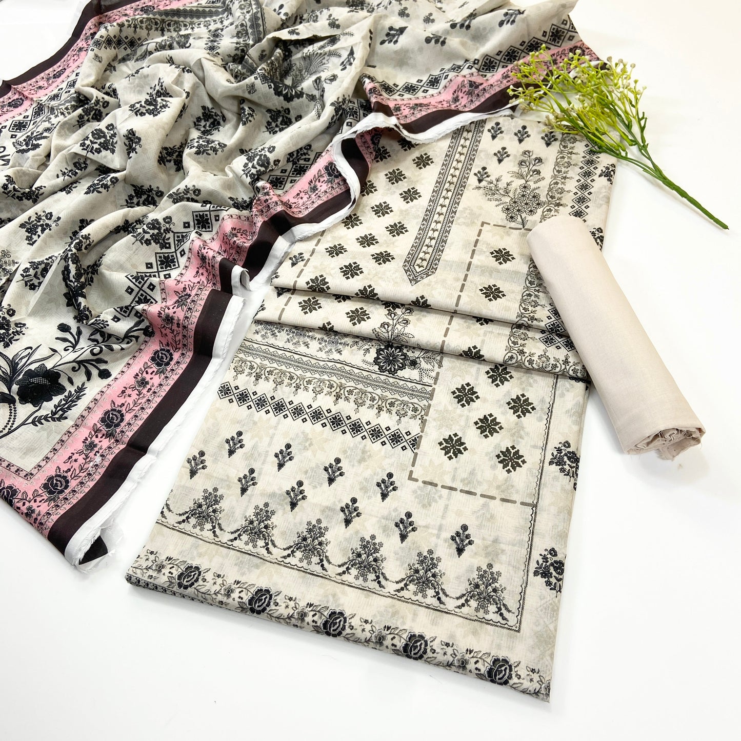 Mausummery Digital Printed Lawn 3PC