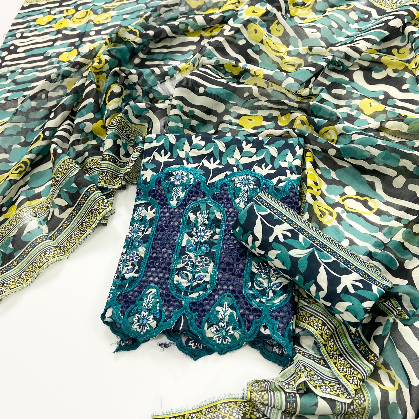 Rameen By Anaya Noor Printed & Laser Cutwork Emb Lawn 3PC