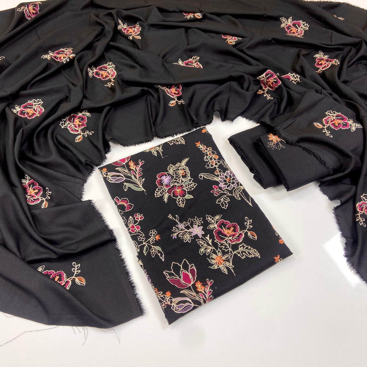 Bareeze Embroidered Karandi 3PC