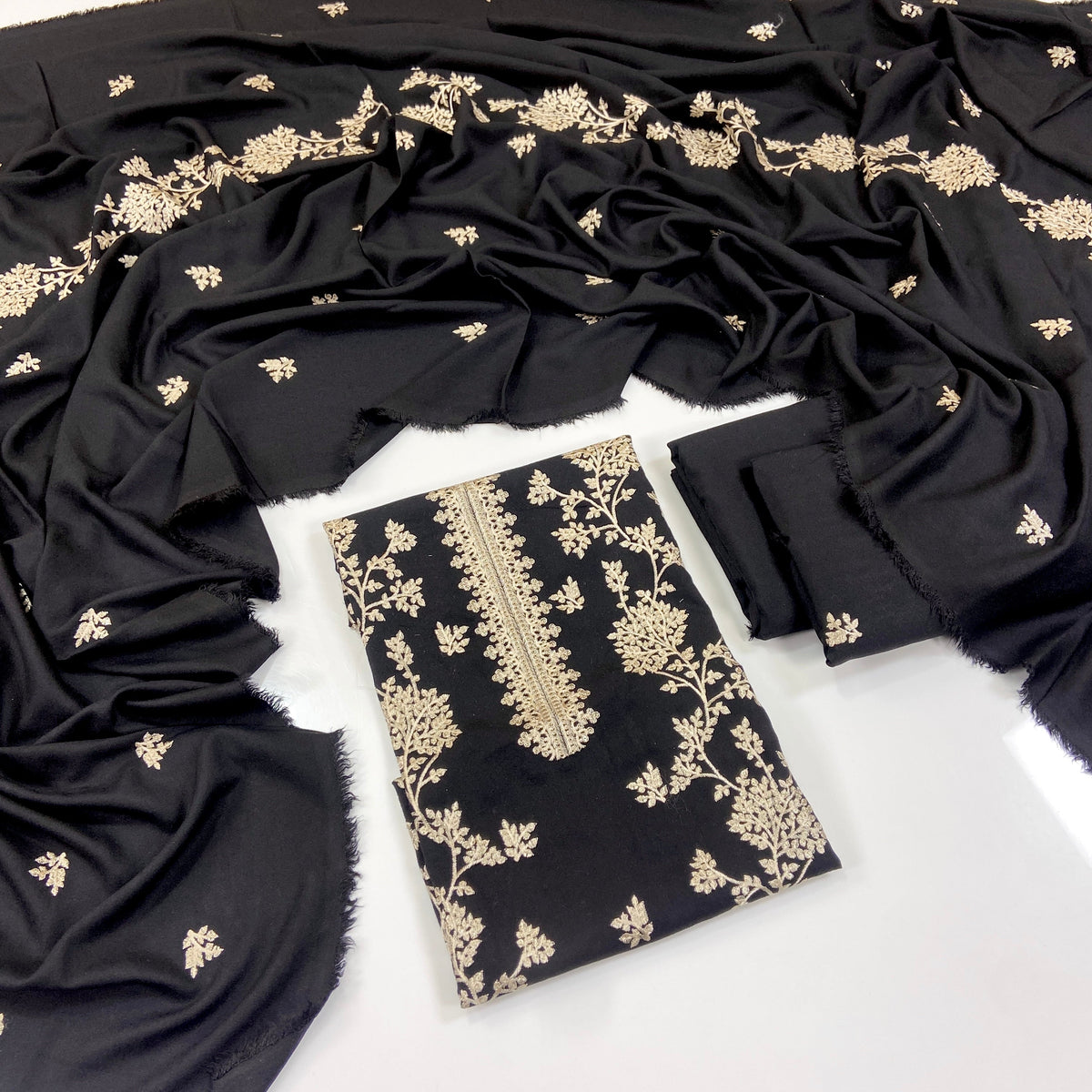 Bareeze Embroidered Karandi 3PC